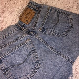 Distressed Pepe Cutoffs